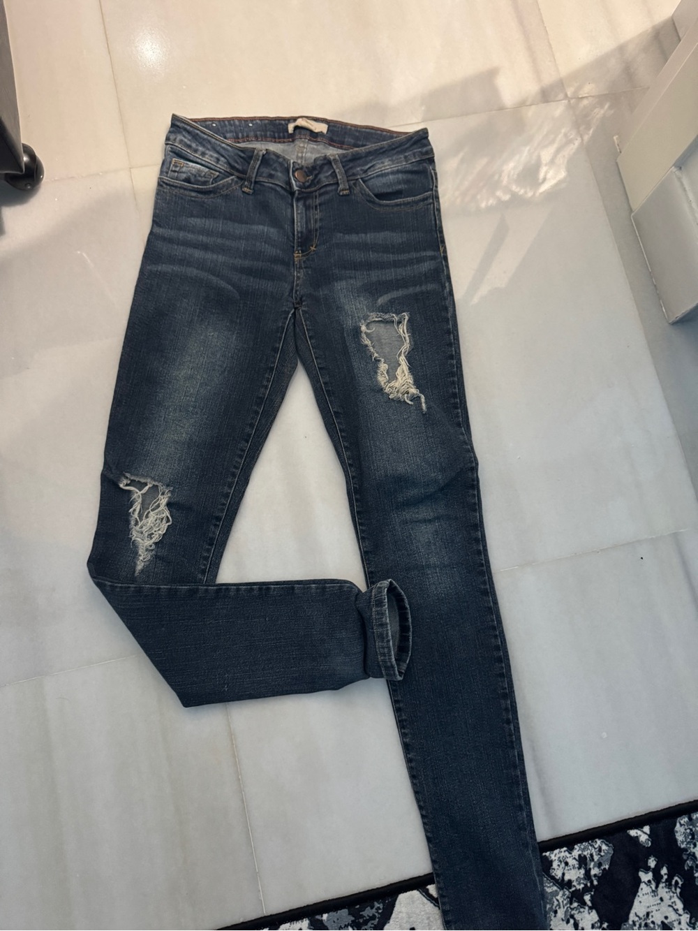 Forever 21 Dark Blue Distressed Skinny Jeans - Women's